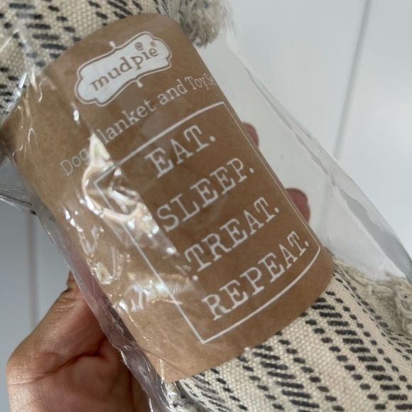 Dog Blanket and Toy | Mudpie | Farmhouse Decor 🦴 - Picture 6 of 6